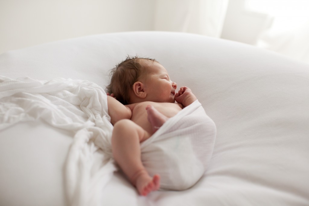 Chicago Newborn Photographer | Elle Baker Photography | The art of the unposed newborn