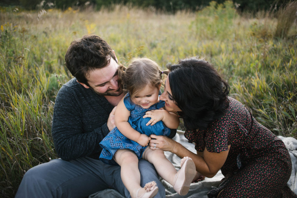 Outdoor lifestyle family session | Elle Baker Photography Chicago IL