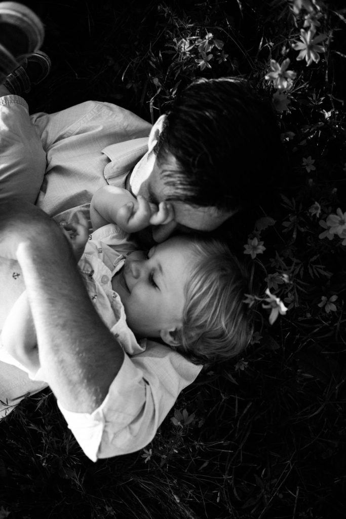 Frankfort Family Photographer father and son snuggling 
