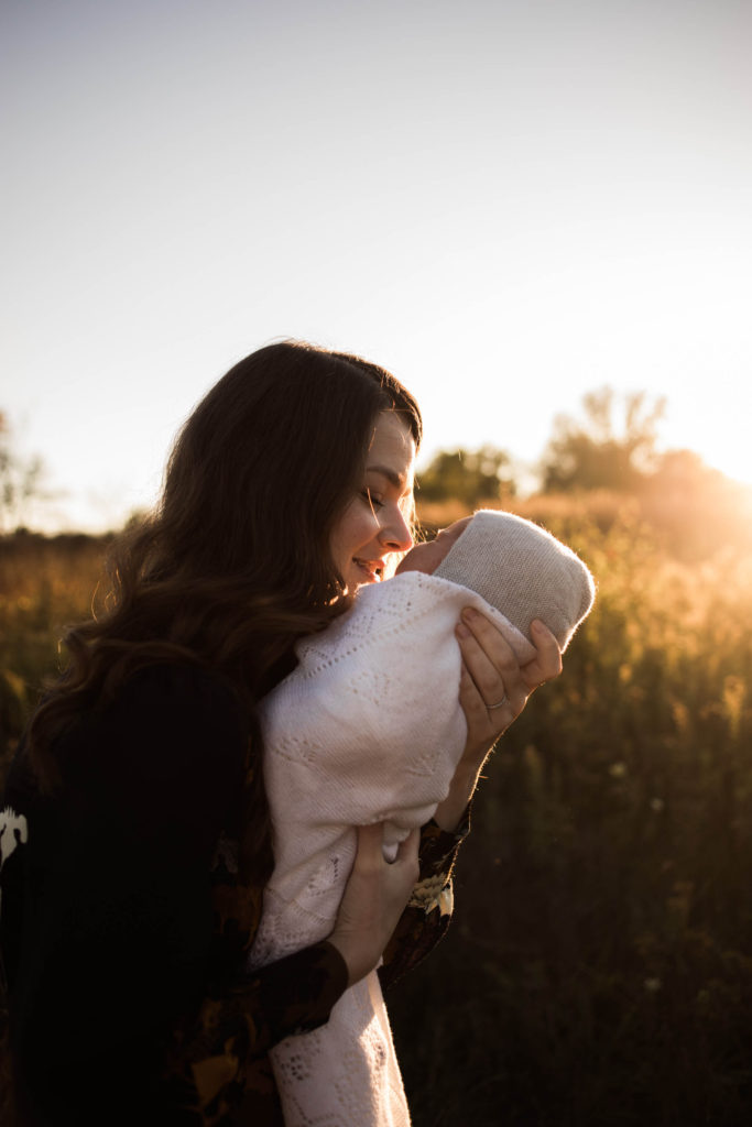 Naperville Illinois Forest Preserve, Photos by Elle Baker Photography, mother and baby girl at golden hour photo shoot, newborn posing ideas