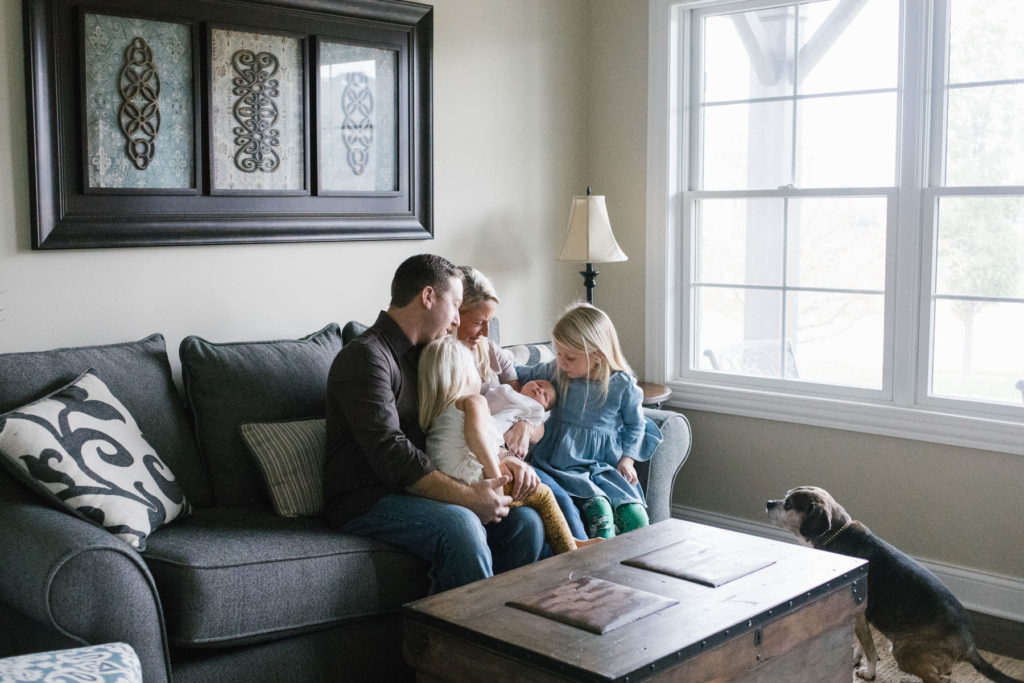 Chicago newborn and family lifestyle photographer, Elle Baker Photography, in home lifestyle session