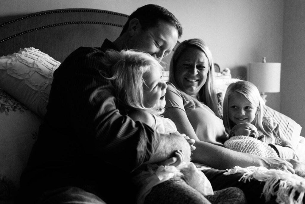 Chicago newborn and family lifestyle photographer, Elle Baker Photography, family of five during home session