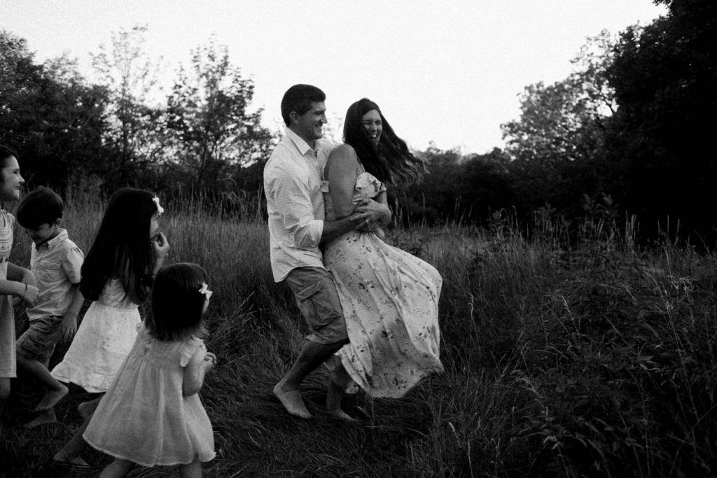 Hickory Creek Preserve in Mokena, IL, Photo by Elle Baker Photography, fun and candid family photography