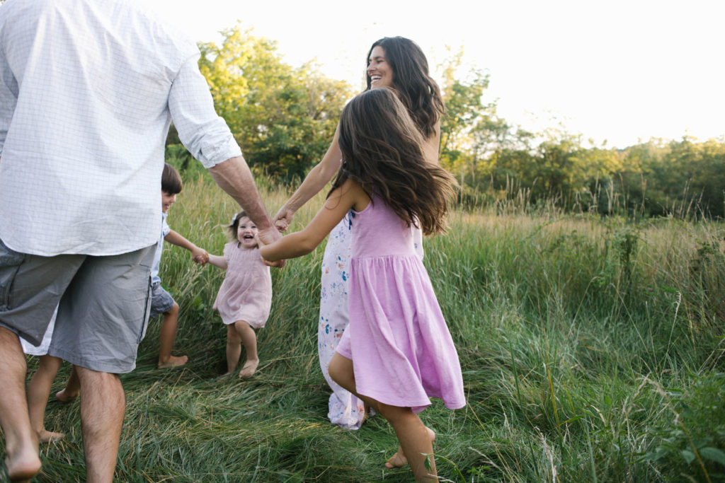 Hickory Creek Preserve in Mokena, IL, Photo by Elle Baker Photography, summer clothing ideas for family session