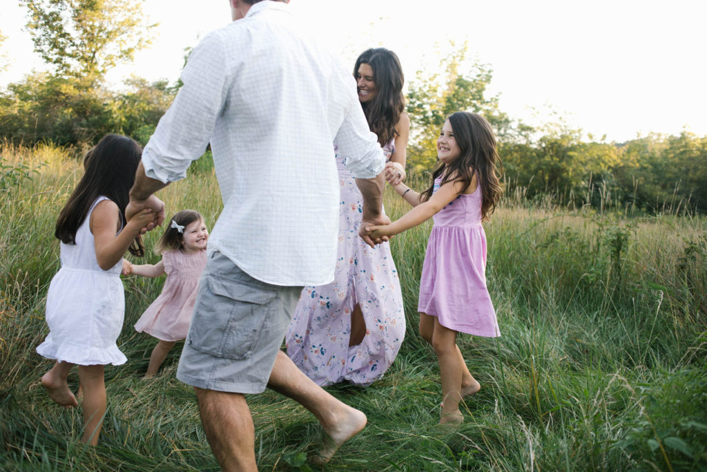 Hickory Creek Preserve in Mokena, IL, Photo by Elle Baker Photography, family lifestyle session, clothing ideas