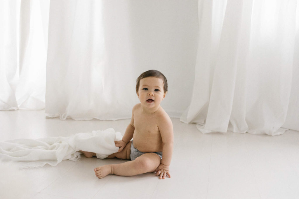 Capturing milestones, photos by Elle Baker Photography, baby girl posing ideas baby's first year