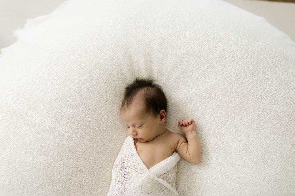 simple newborn setup by Elle Baker Photography 