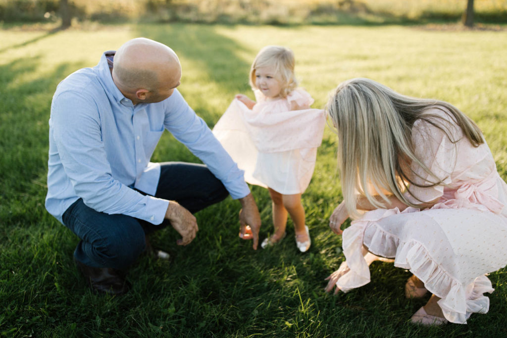 what to wear for your family portrait session, photos by Elle Baker Photography 