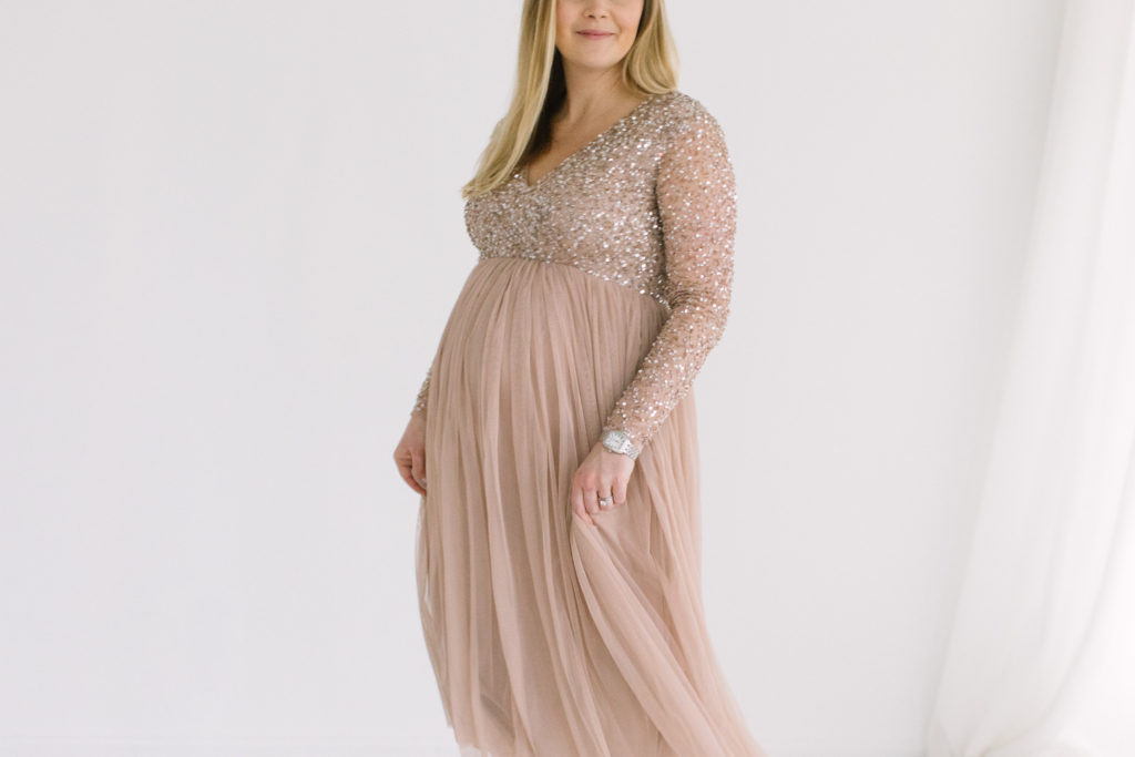Laurie Baker captures maternity session and baby bump Maternity and newborn photographer