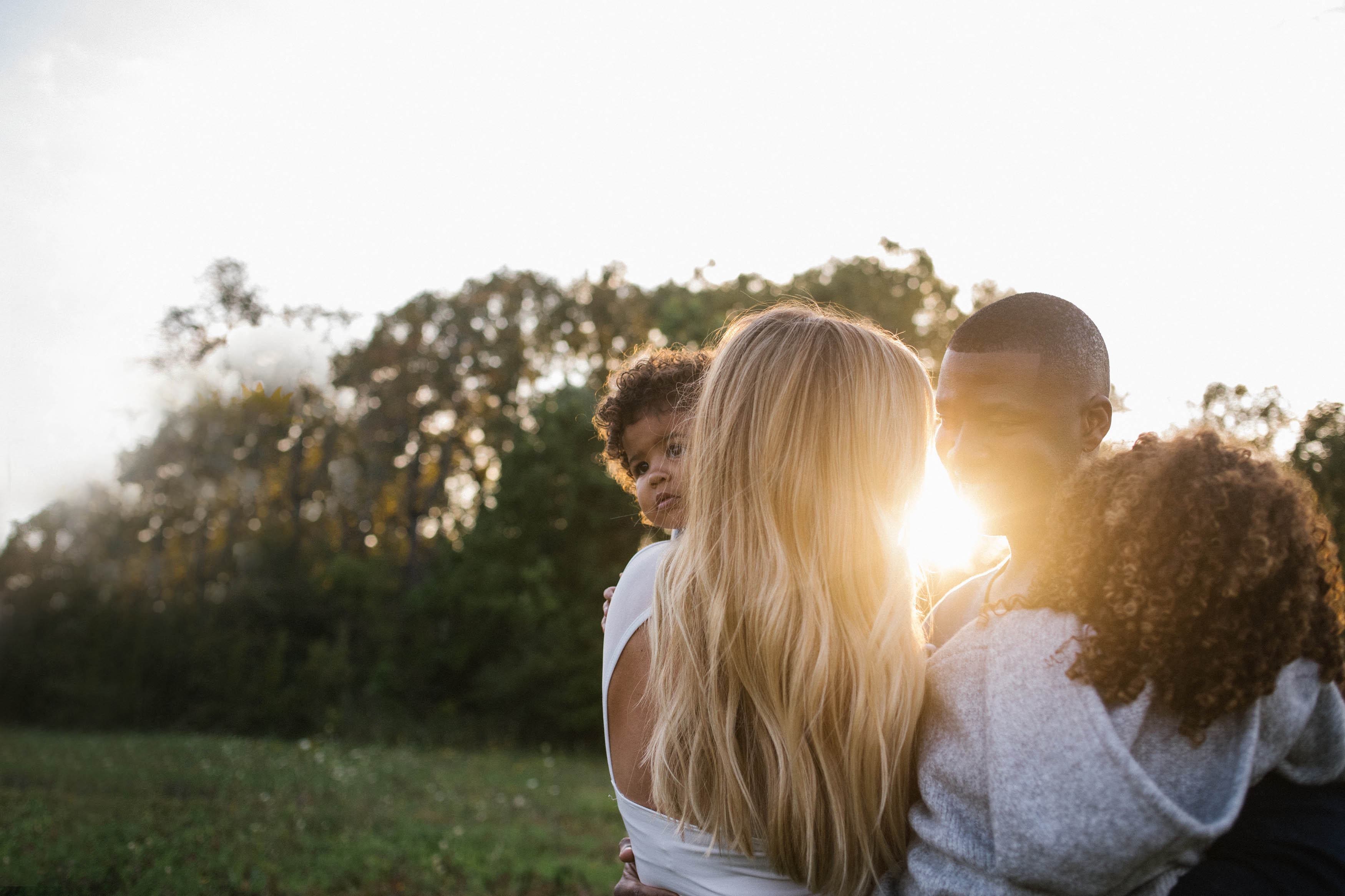 Gorgeous family lifestyle session in Chicago forest preserve by Elle Baker Photography