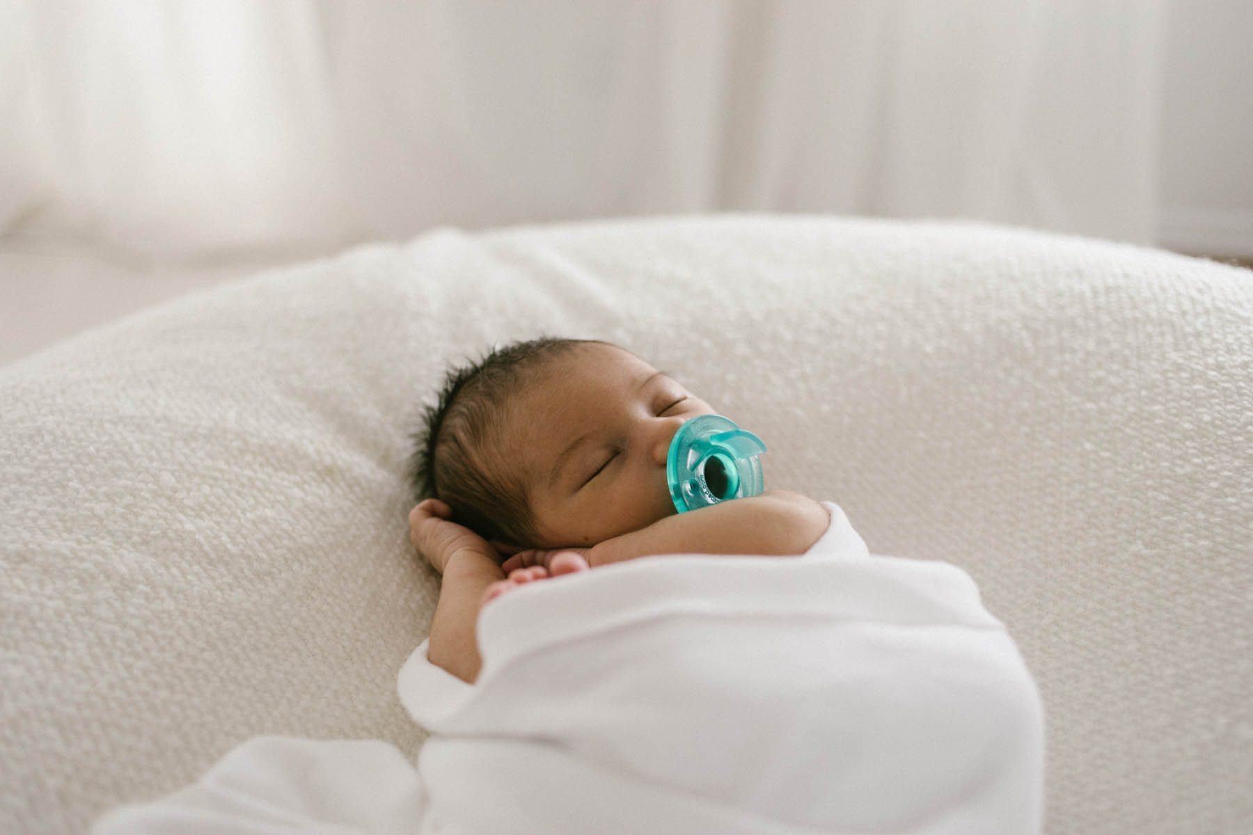 Storytelling through newborn photography , Photo by Elle Baker Photography