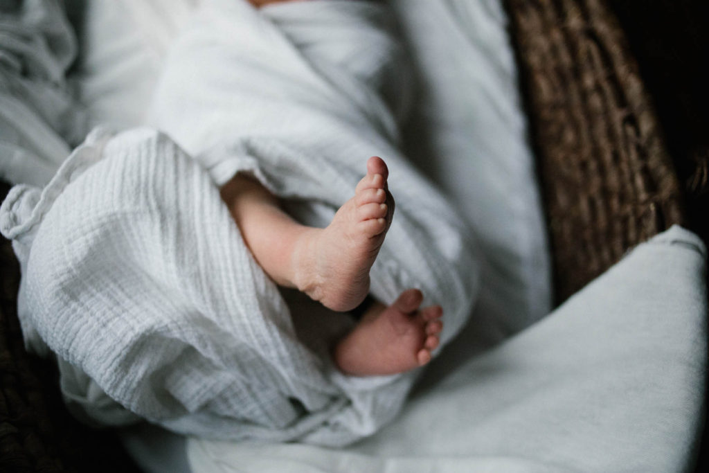 Chicago newborn and family lifestyle photographer Elle Baker Photography
