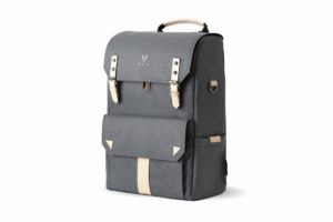 Gift Ideas for Photography Lovers | Vinta.co camera bag