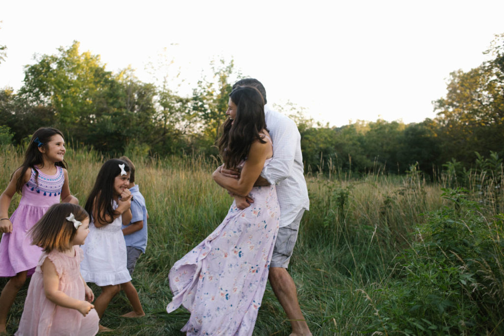 Hickory Creek Preserve in Mokena, IL, Photo by Elle Baker Photography, how to engage the entire family during a lifestyle family session