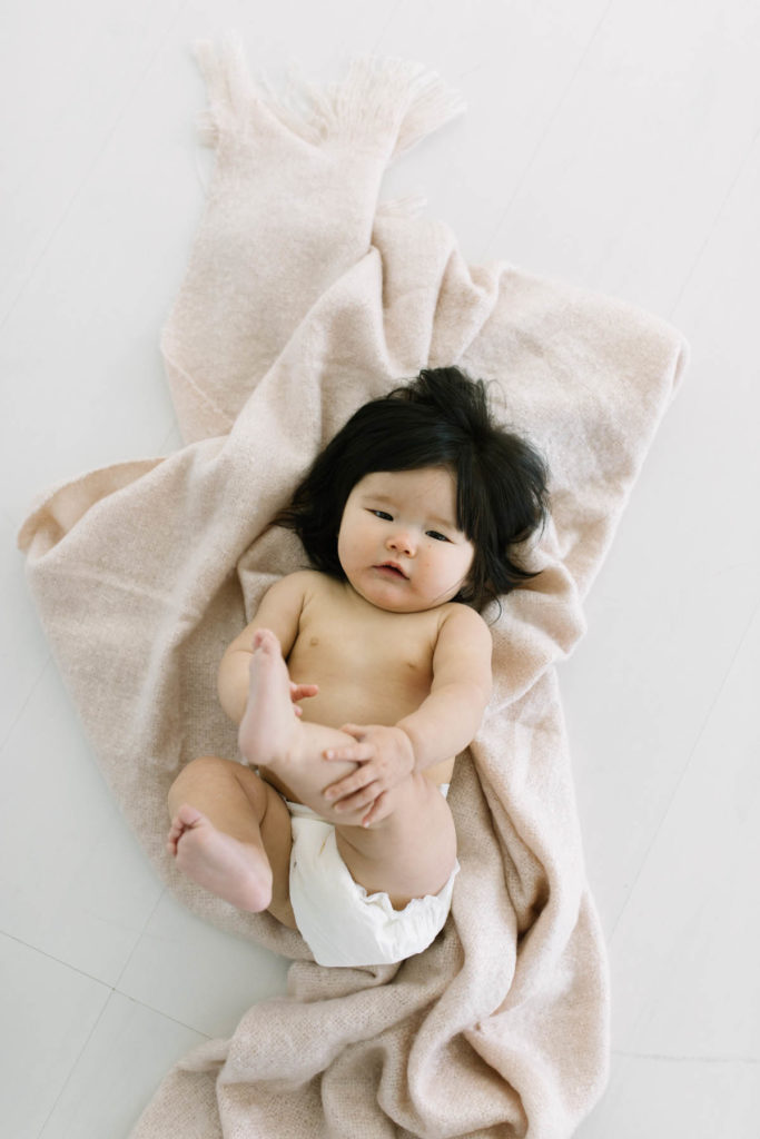 Elle Baker Photography studio captures simple and clean baby photography
