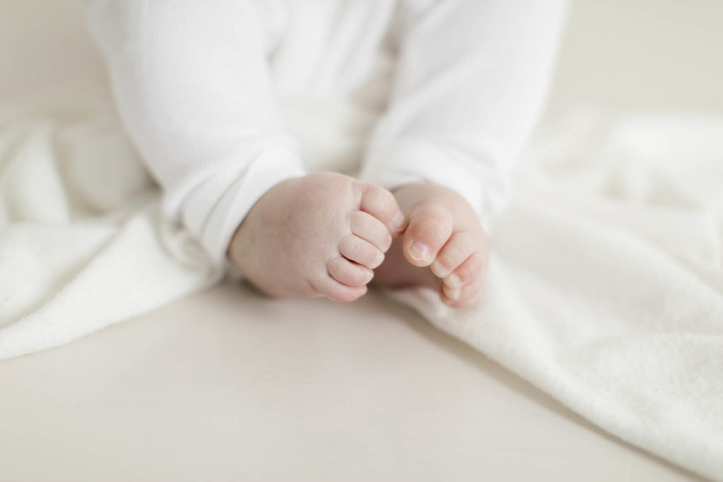 baby feet image 