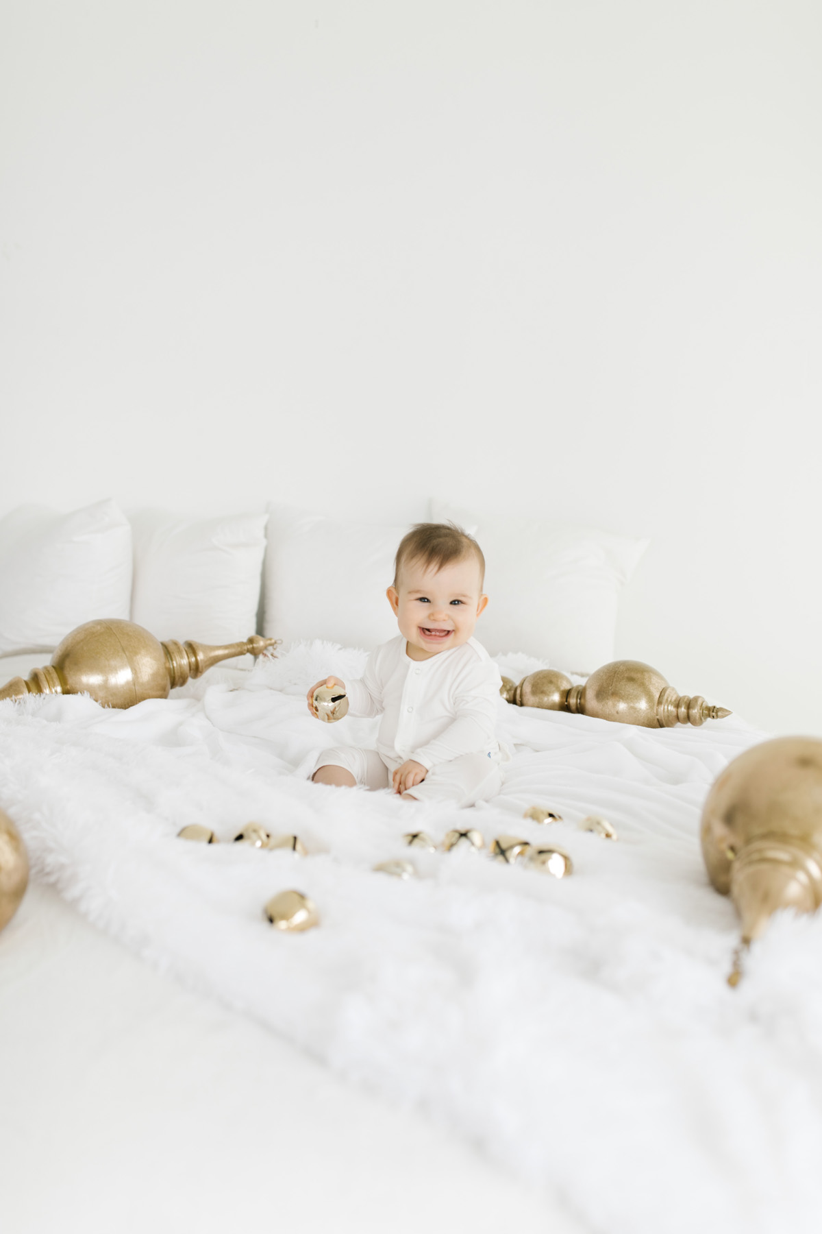 baby's first Christmas photos 